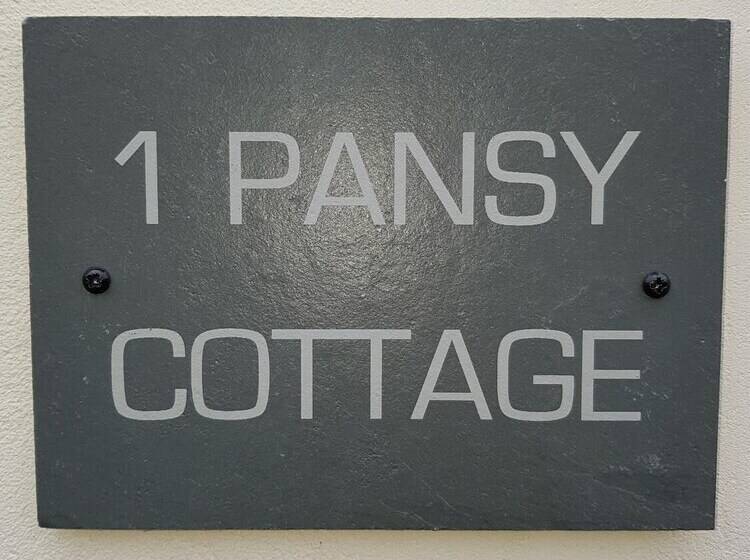 Pansy Cottage In Historic Tewkesbury