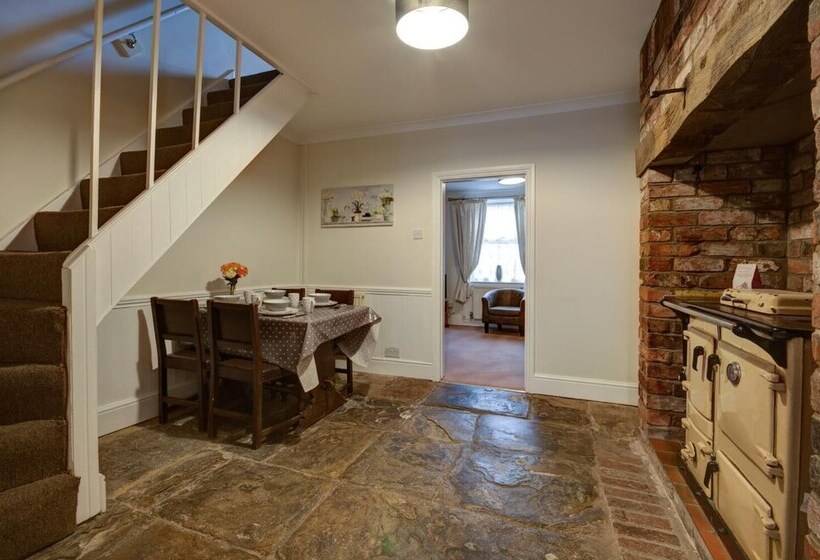 Pansy Cottage In Historic Tewkesbury