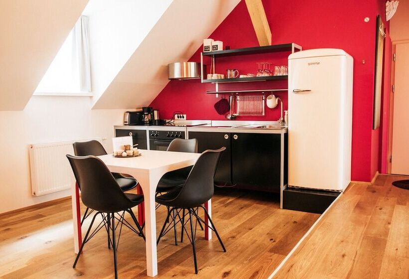 پانسیون Apartments And Rooms Meščanka