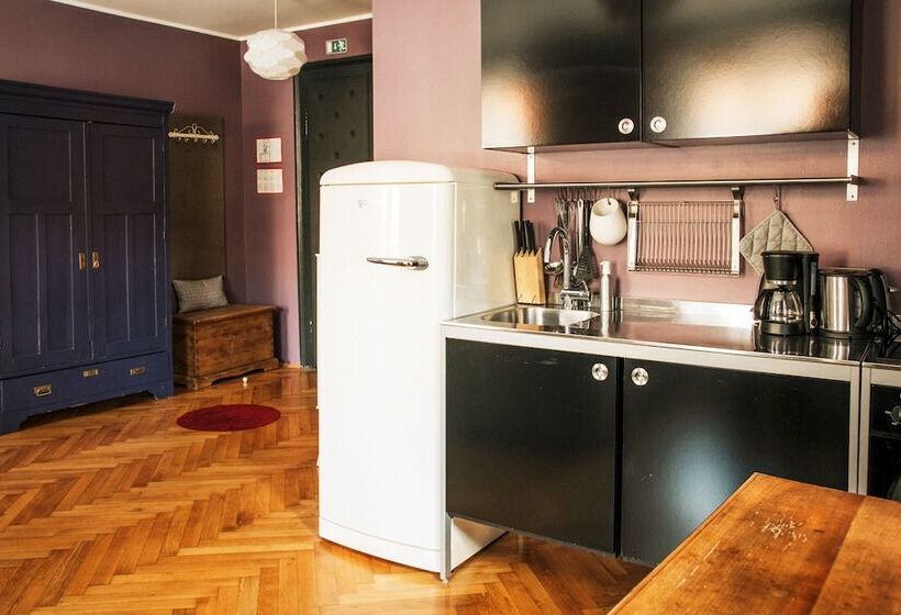 پانسیون Apartments And Rooms Meščanka