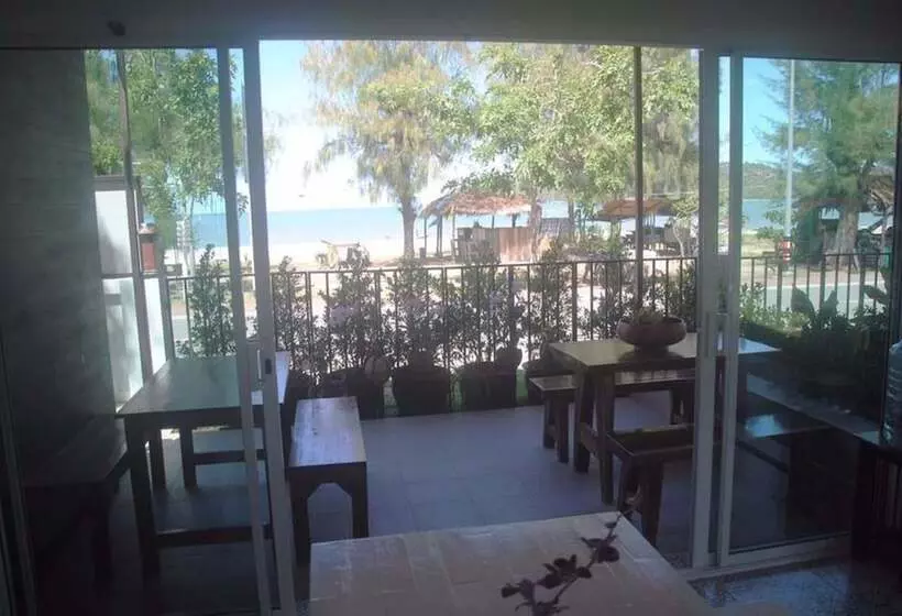 ペンション Baan Aroka Beach Front