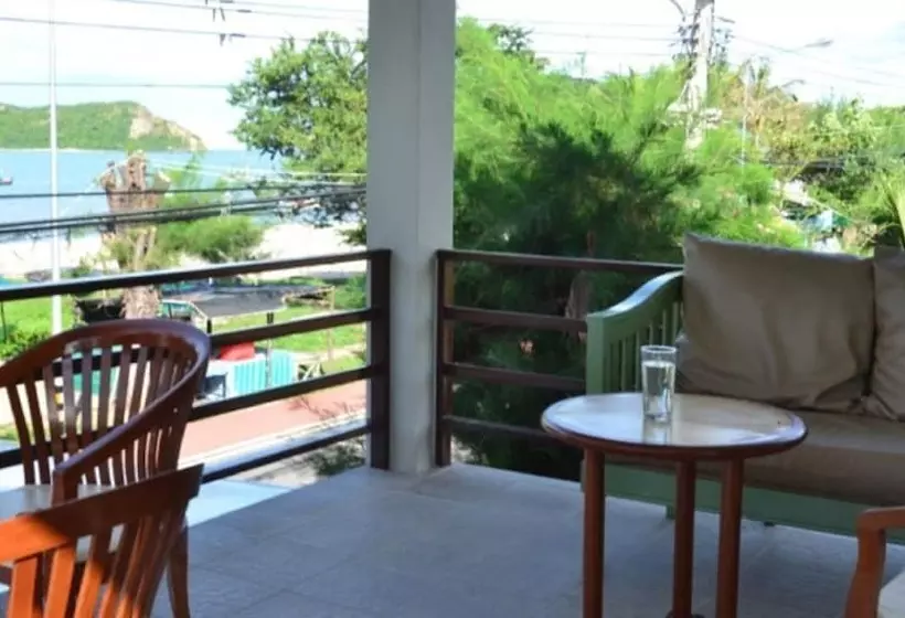 ペンション Baan Aroka Beach Front