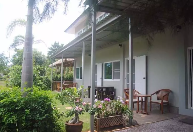 ペンション Baan Aroka Beach Front