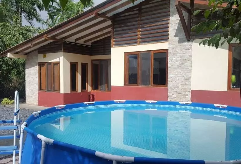 ペンション Casa De Campo Noe