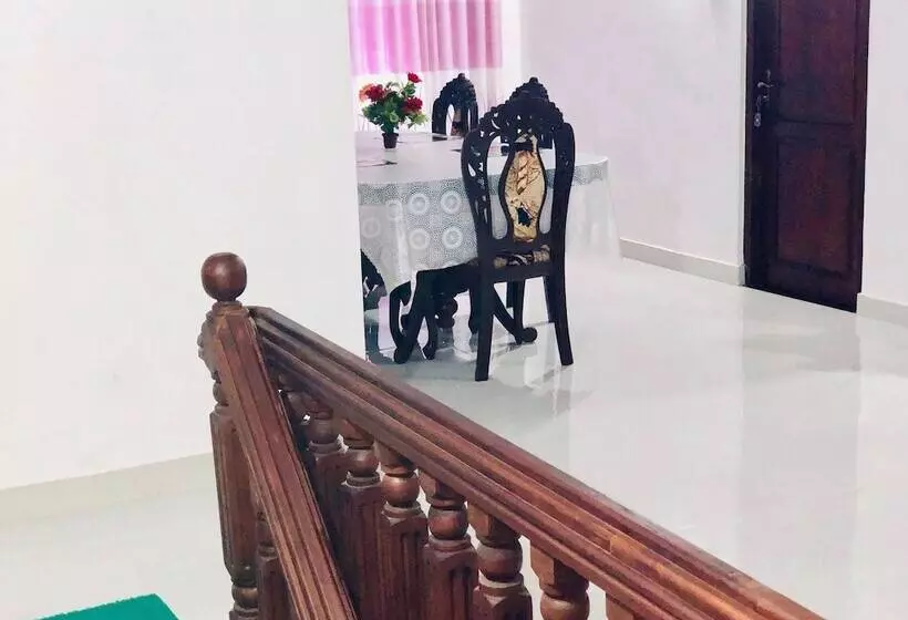 Majatalo Family Ties Guest Inn