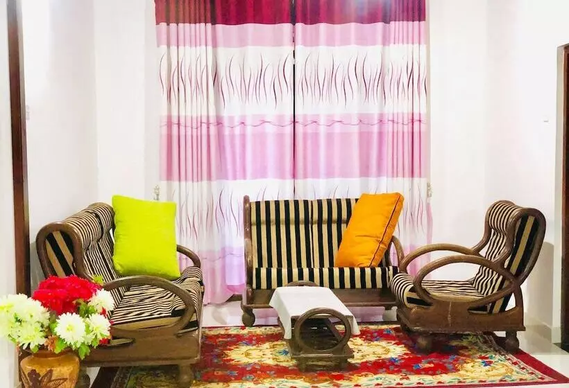 Majatalo Family Ties Guest Inn