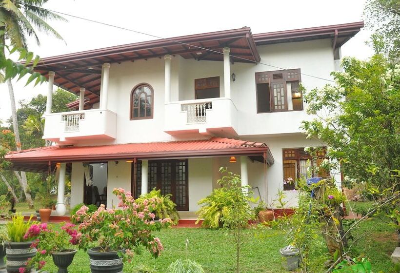 پانسیون Maali Residence