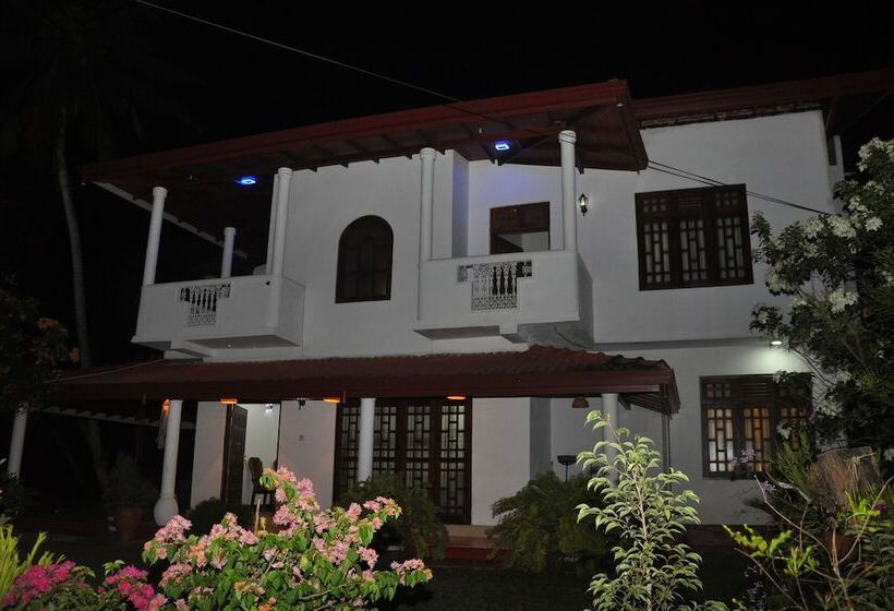 پانسیون Maali Residence