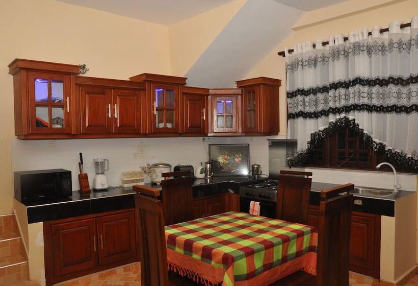 پانسیون Maali Residence