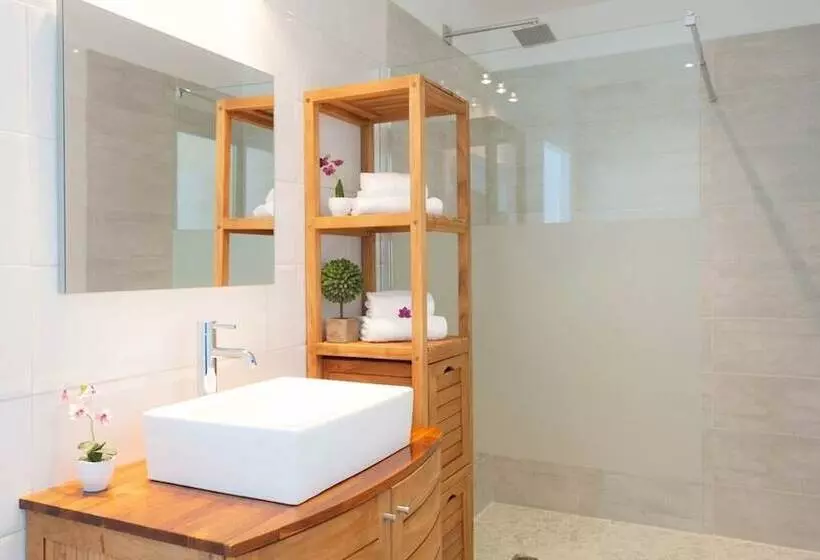 Residenssi Domaine Valle Doniche