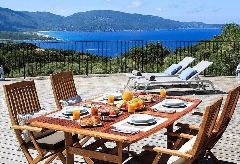 Residenssi Domaine Valle Doniche