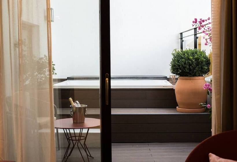 Suites Murillo Plaza Sta. Cruz