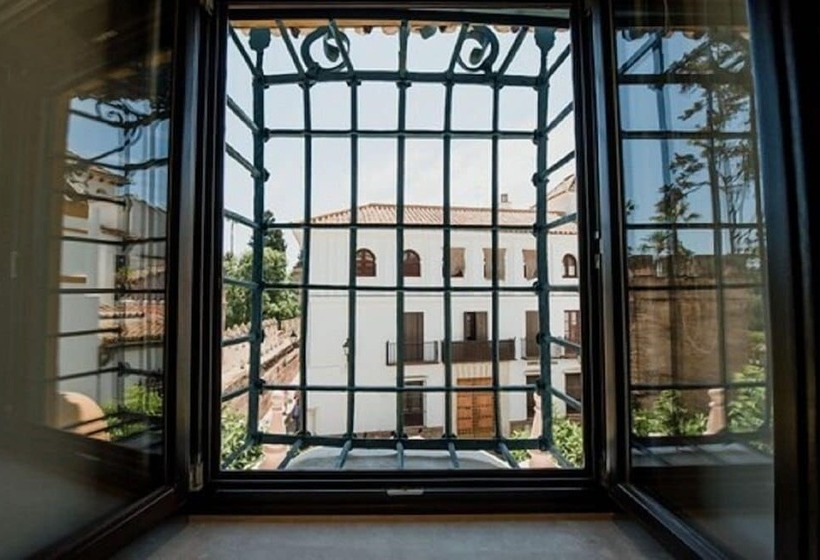 Suites Murillo Plaza Sta. Cruz