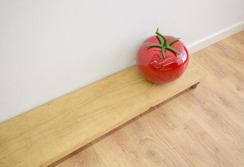 Tomate Rooms