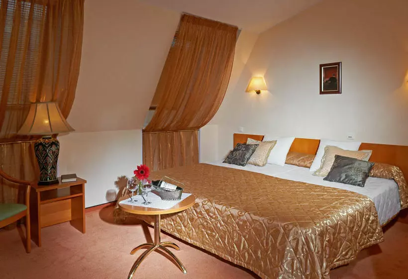 בית מלון כפרי Arbat Nord