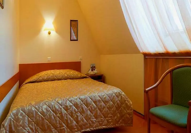 בית מלון כפרי Arbat Nord