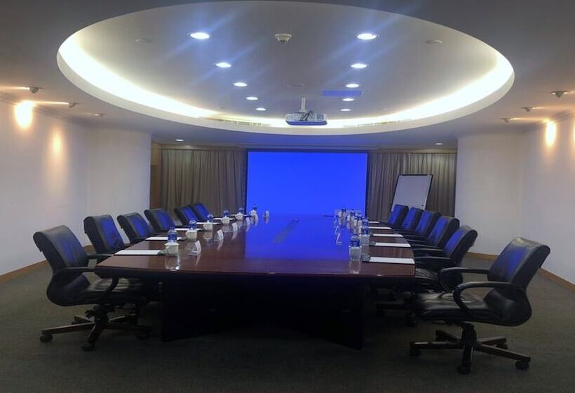 Crowne Plaza Zhuhai City Center, An Ihg Hotel   Offers Free One Way Shuttle To Chimelong Ocean Kingd