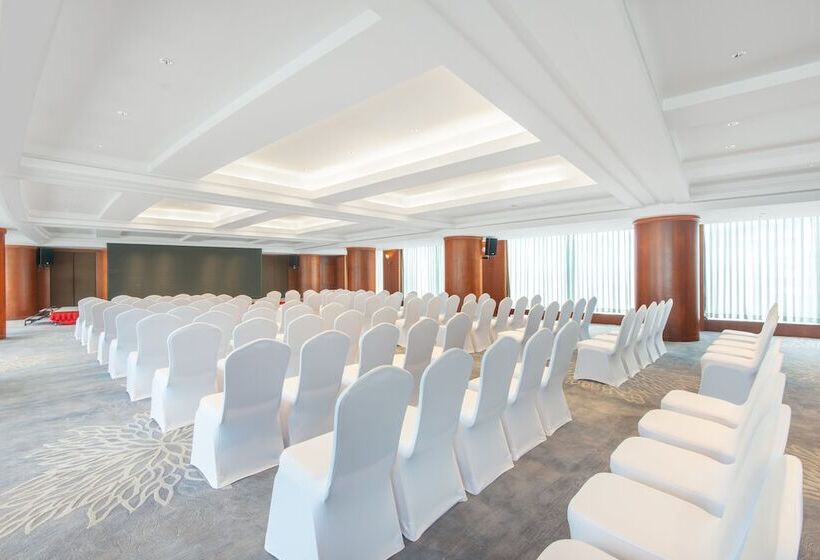 Crowne Plaza Zhuhai City Center, An Ihg Hotel   Offers Free One Way Shuttle To Chimelong Ocean Kingd