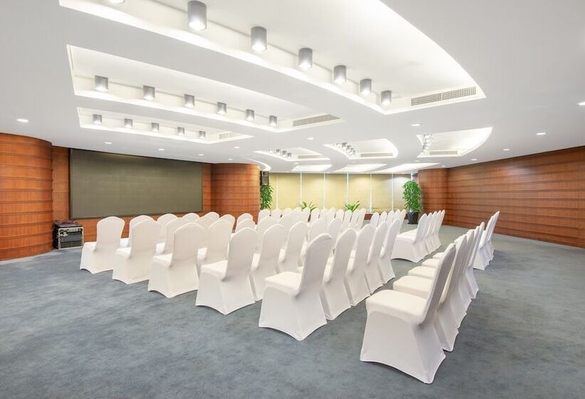 Crowne Plaza Zhuhai City Center, An Ihg Hotel   Offers Free One Way Shuttle To Chimelong Ocean Kingd