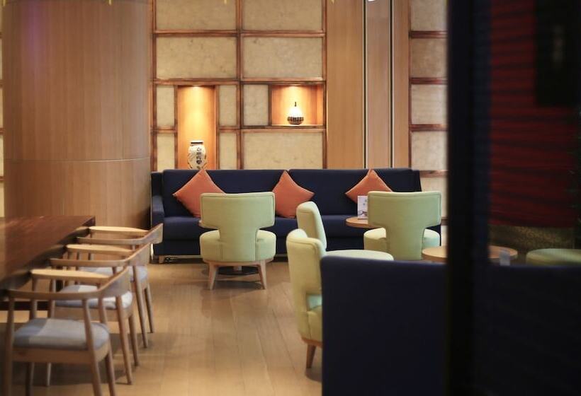 Crowne Plaza Zhuhai City Center, An Ihg Hotel   Offers Free One Way Shuttle To Chimelong Ocean Kingd