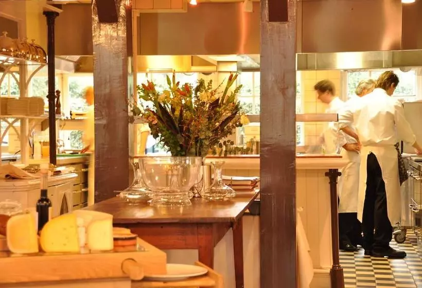 호텔 De Nederlanden, Restaurant & Boutique