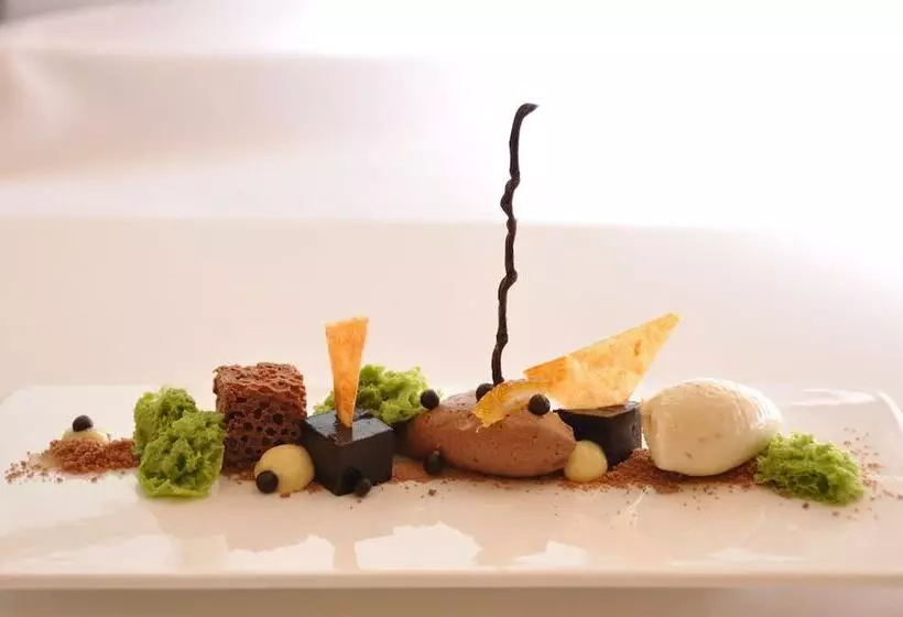 호텔 De Nederlanden, Restaurant & Boutique