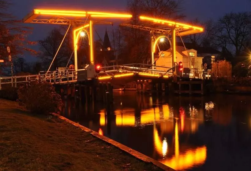 호텔 De Nederlanden, Restaurant & Boutique