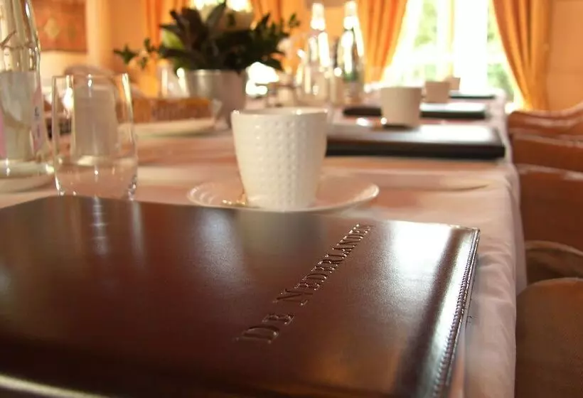 호텔 De Nederlanden, Restaurant & Boutique