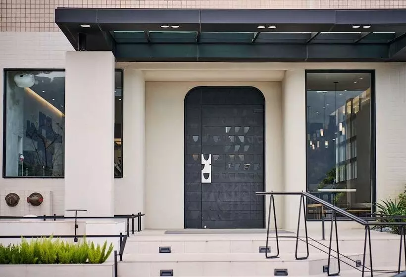 هتل Howard Lake Resort Shihmen Dam