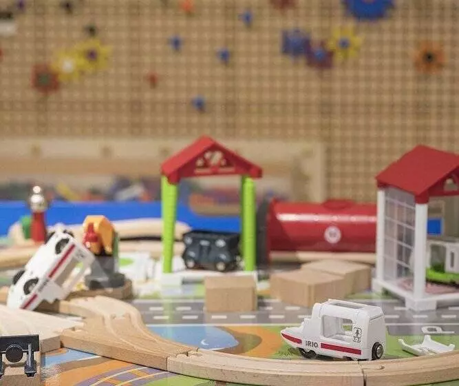 هتل Howard Lake Resort Shihmen Dam