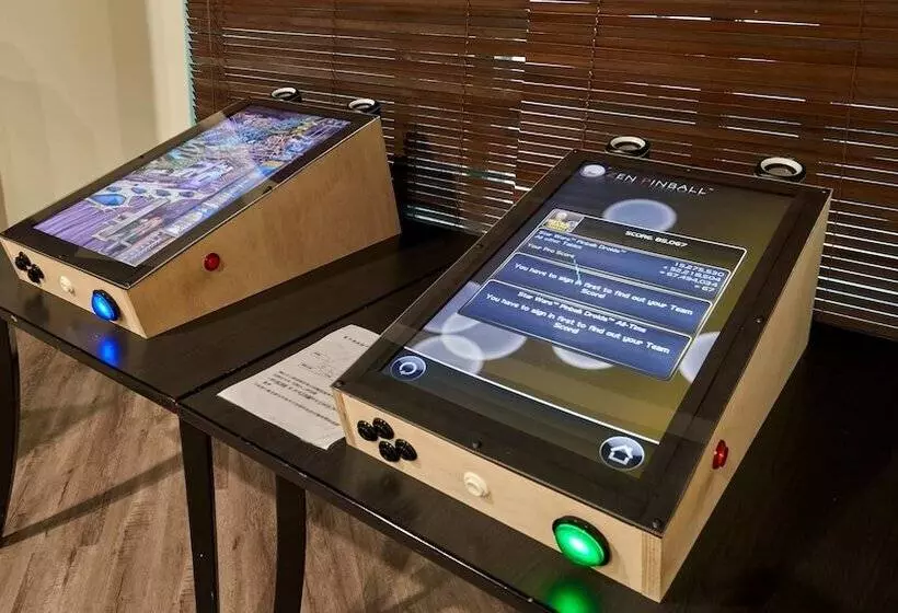 هتل Howard Lake Resort Shihmen Dam