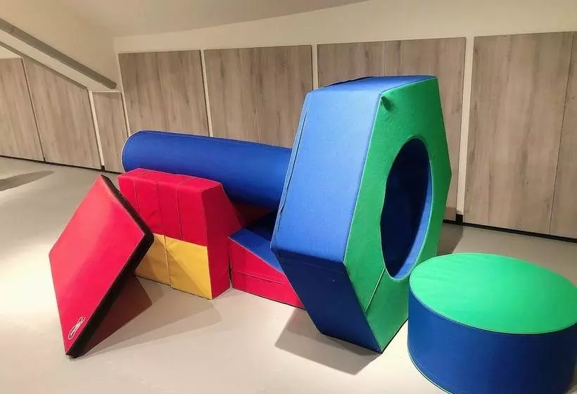 هتل Howard Lake Resort Shihmen Dam