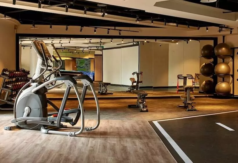 هتل Howard Lake Resort Shihmen Dam