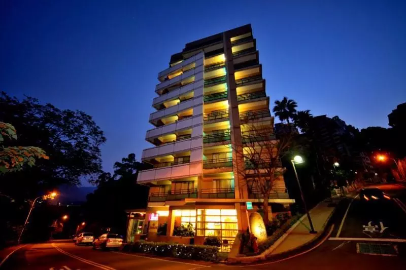 هتل Howard Lake Resort Shihmen Dam