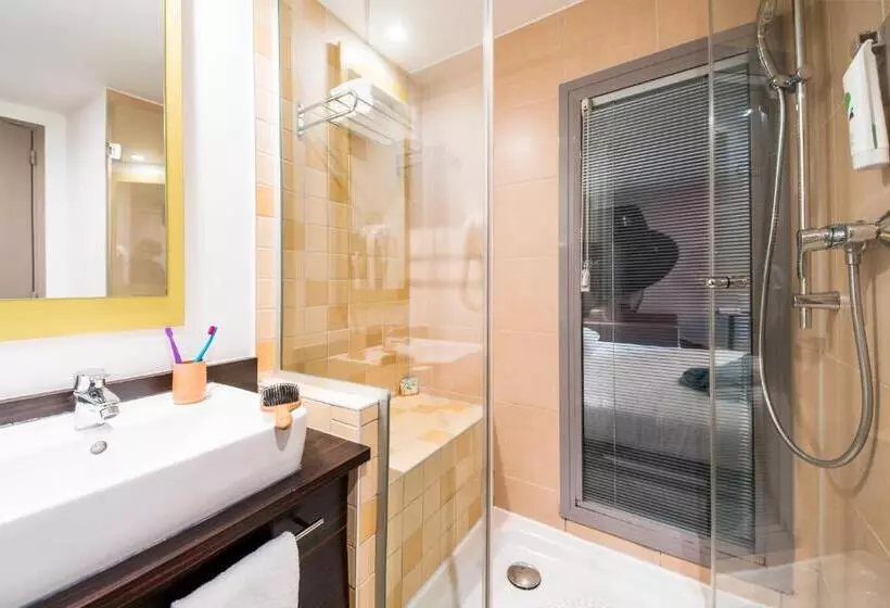 호텔 Ibis Styles Nice Centre Port