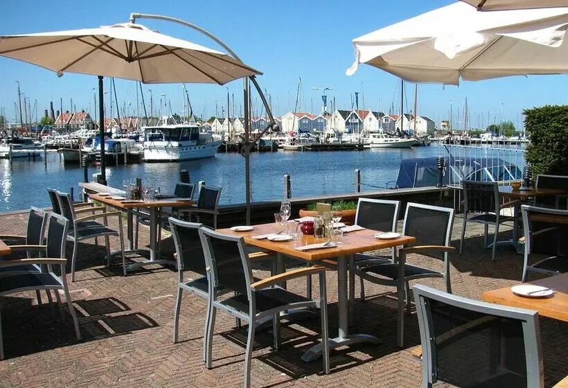 Отель Hampshire Newport Huizen