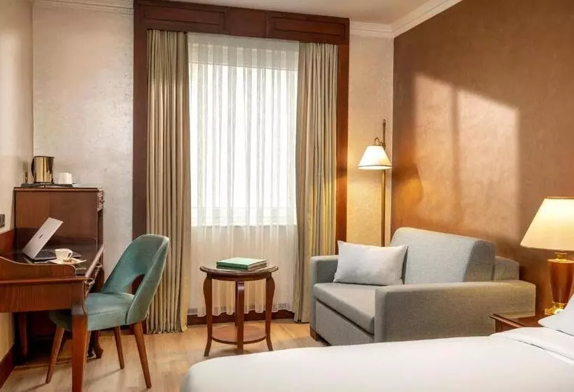 ホテル Occidental Taksim