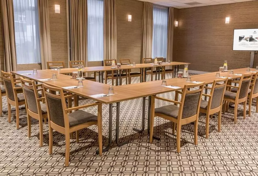 בית מלון כפרי Sandton Eindhoven Centre