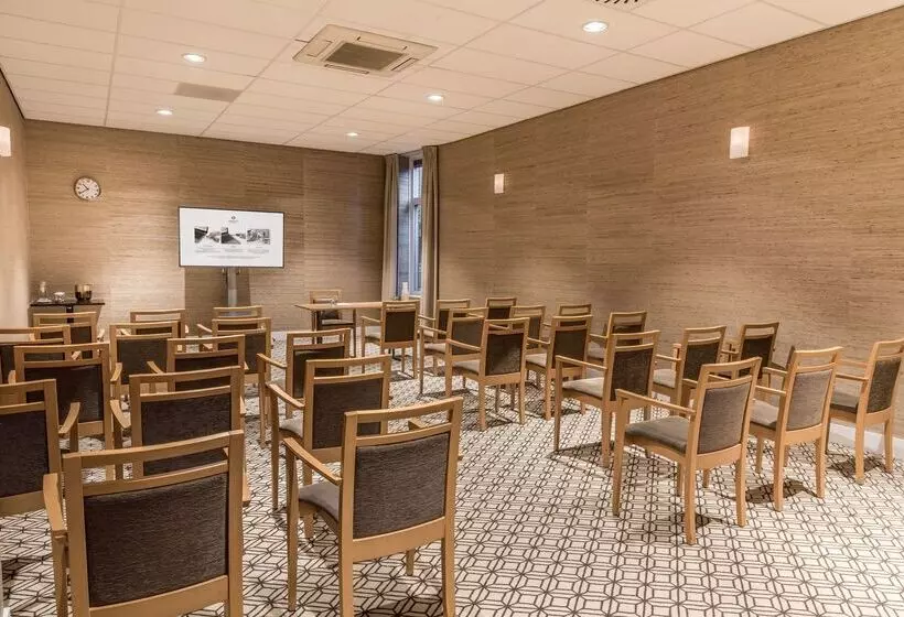 בית מלון כפרי Sandton Eindhoven Centre