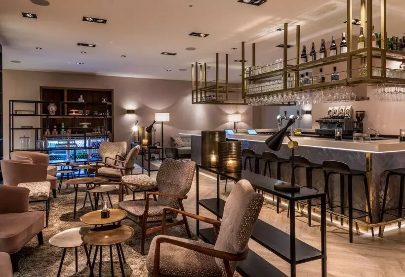 בית מלון כפרי Sandton Eindhoven Centre