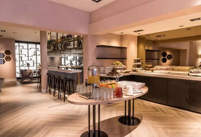 בית מלון כפרי Sandton Eindhoven Centre