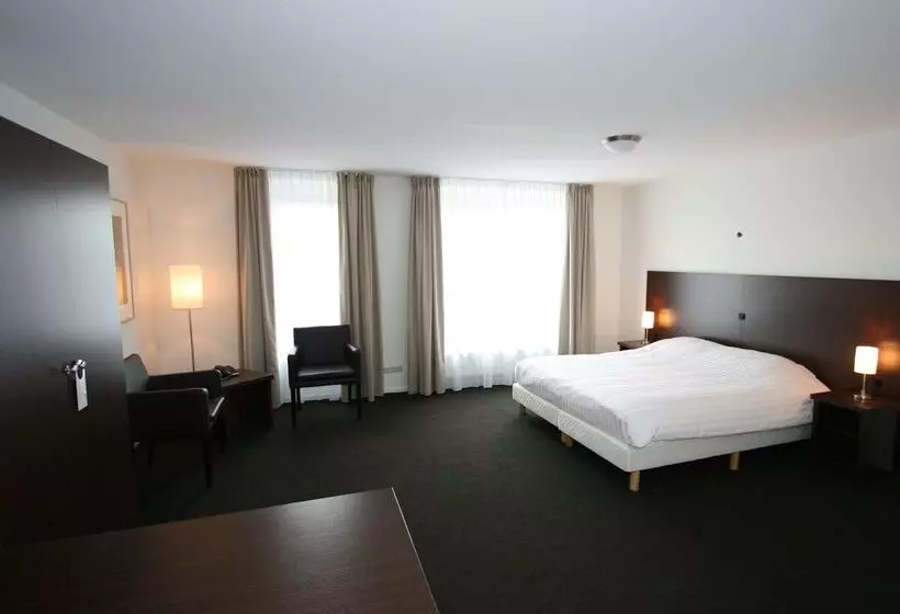 בית מלון כפרי Sandton Eindhoven Centre