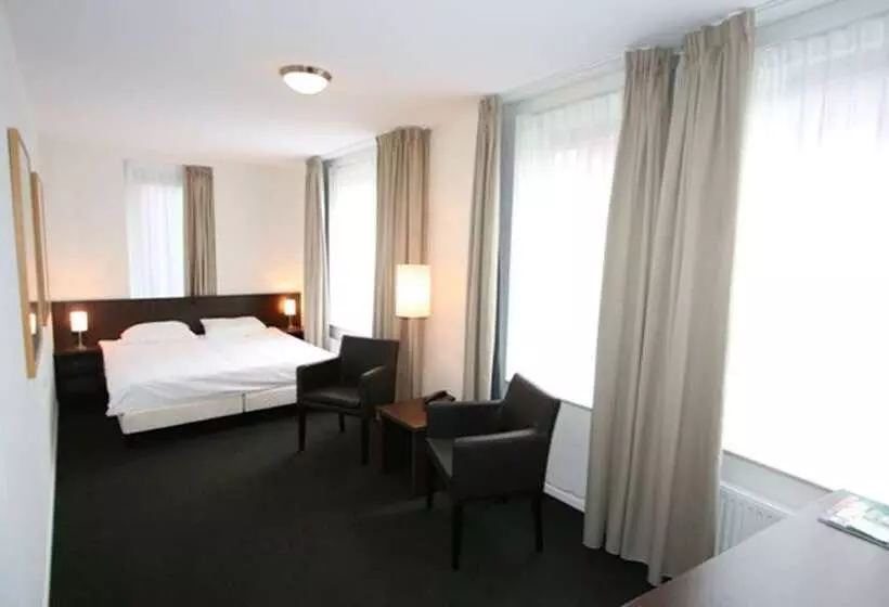 בית מלון כפרי Sandton Eindhoven Centre