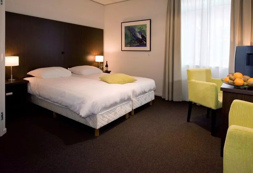 בית מלון כפרי Sandton Eindhoven Centre