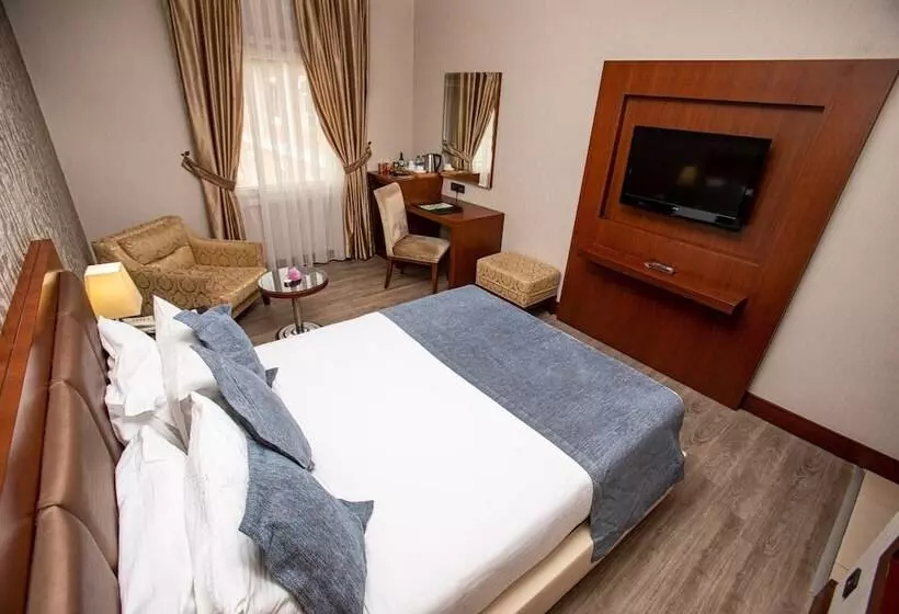 Otel The Green Park  Merter