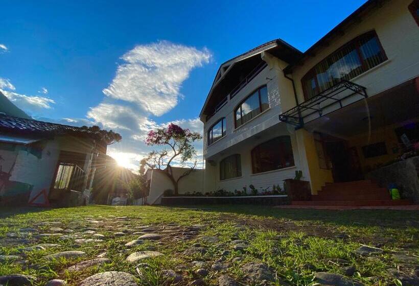 Hotel Volcano Baños