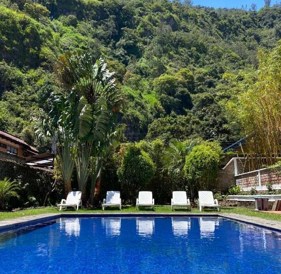 Hotel Volcano Baños