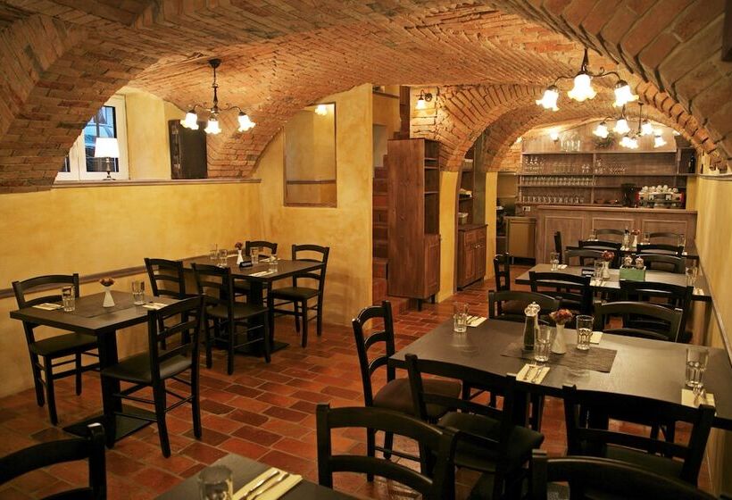 Apartments Hiša Pod Gradom