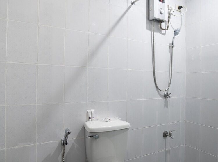 בית מלון כפרי Oyo 549 Sajj Bldg