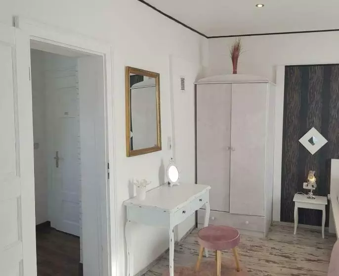 هاستل La Boutique House